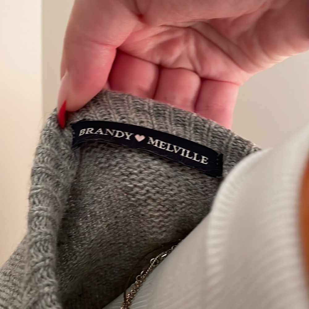 Brandy Melville sweater - Picture 2 of 2